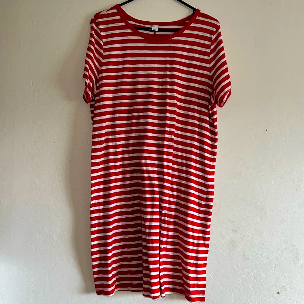 Red and white knit tshirt dress